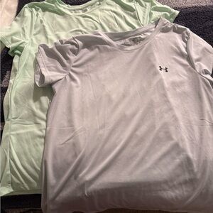 2 Women’s Under Armour T Shirts Size L Light Gray and Green SMOKE FREE